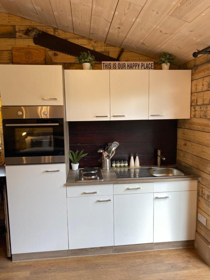 Willow Court Farm Studio East & Petting Farm, 8 Mins To Legoland & Windsor, 15 Mins To Lapland Uk Dış mekan fotoğraf