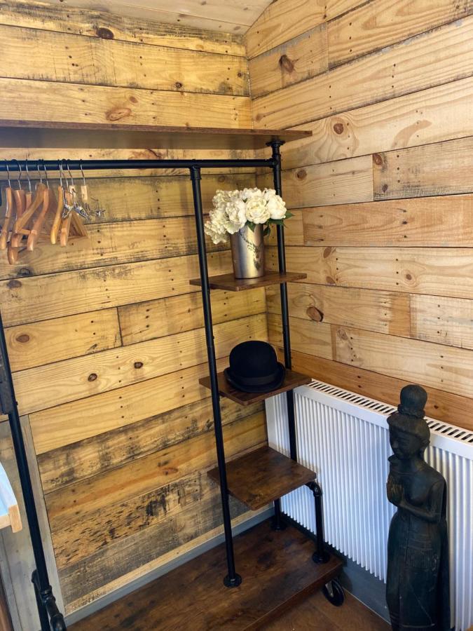 Willow Court Farm Studio East & Petting Farm, 8 Mins To Legoland & Windsor, 15 Mins To Lapland Uk Dış mekan fotoğraf
